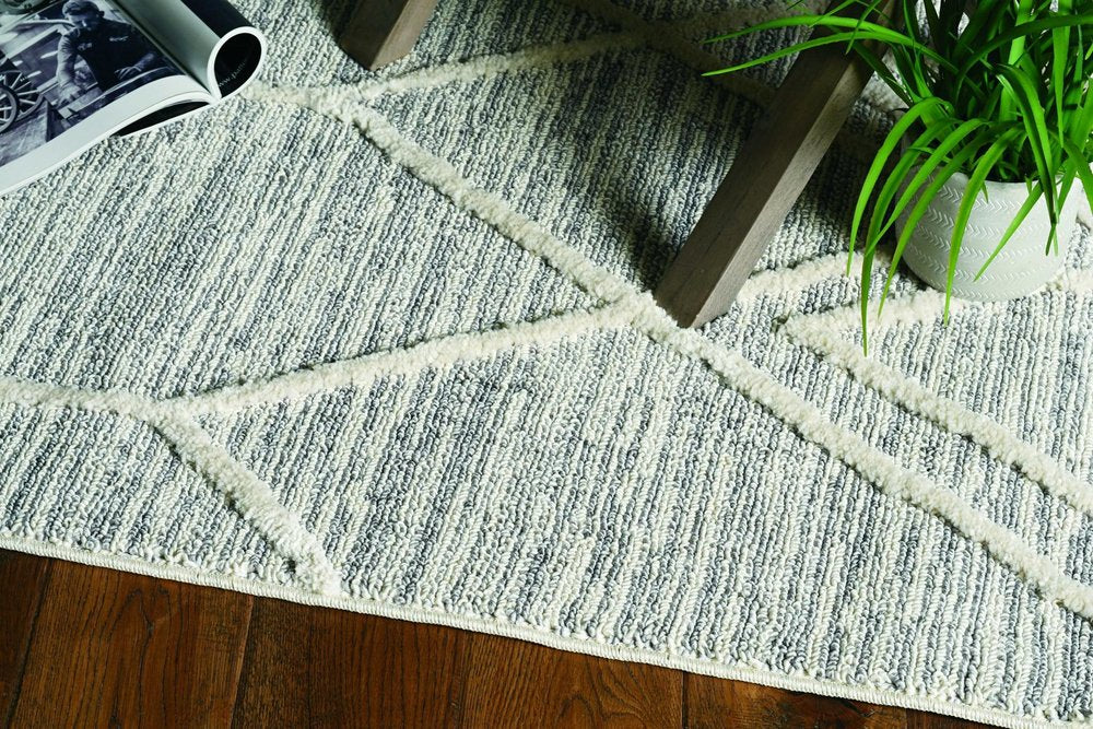 8' X 11' Ivory And Gray Geometric Area Rug With Fringe