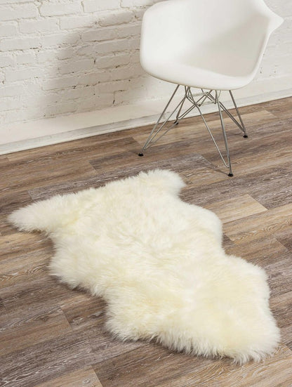 2' X 3' Warm Gray New Zealand Natural Sheepskin Rug