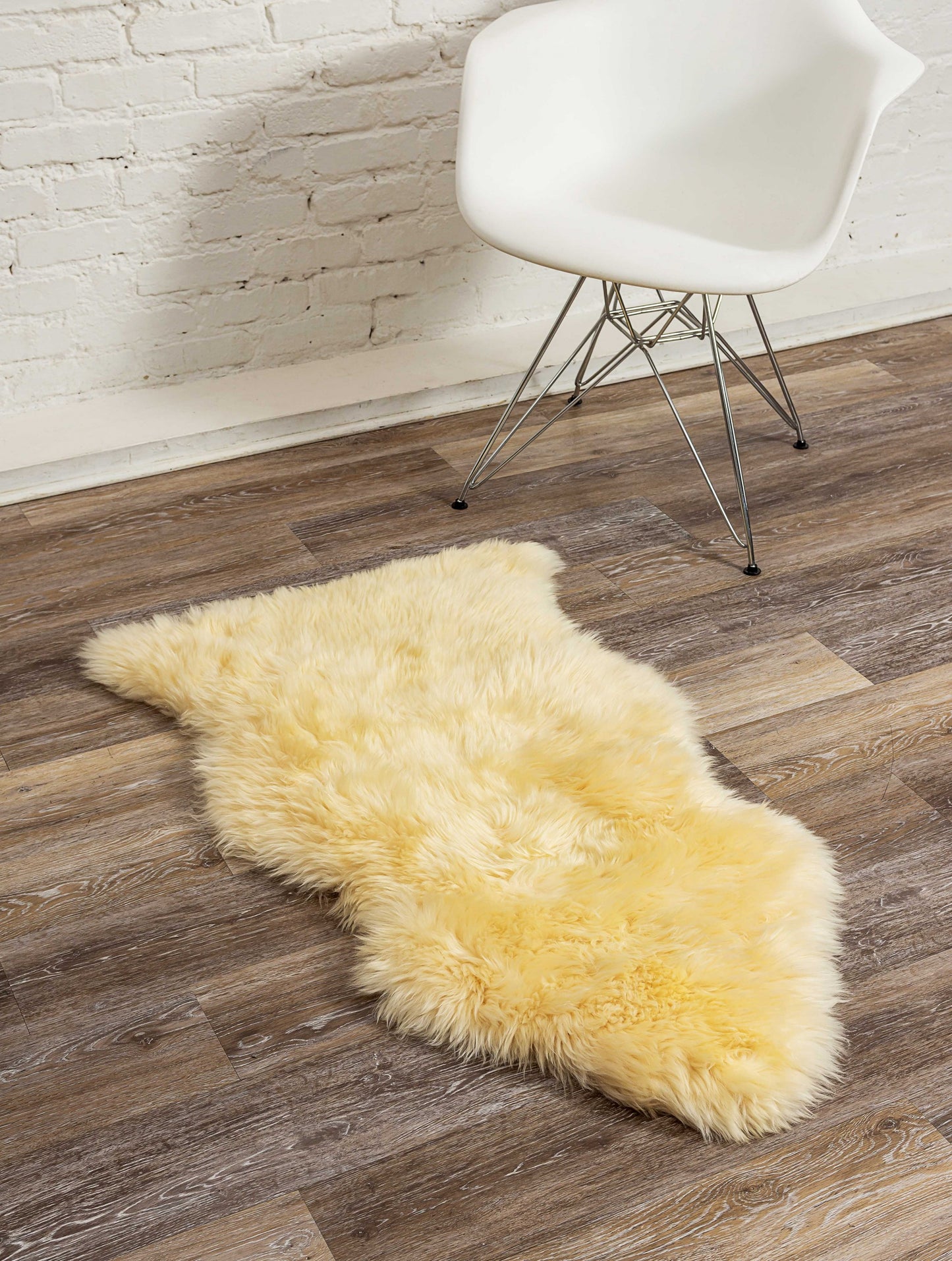 2' X 3' Navy New Zealand Natural Sheepskin Rug