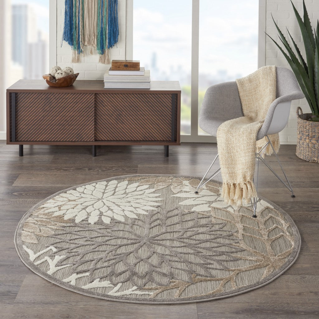 5' Round Gray And Ivory Round Floral Indoor Outdoor Area Rug