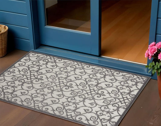 4' X 6' Gray Scroll Indoor Outdoor Area Rug