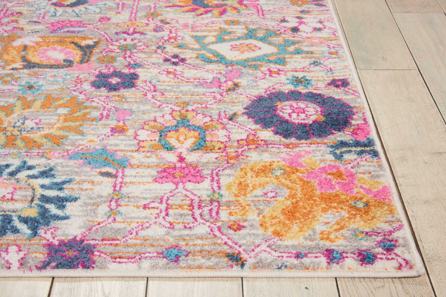 4' X 6' Silver Floral Power Loom Area Rug