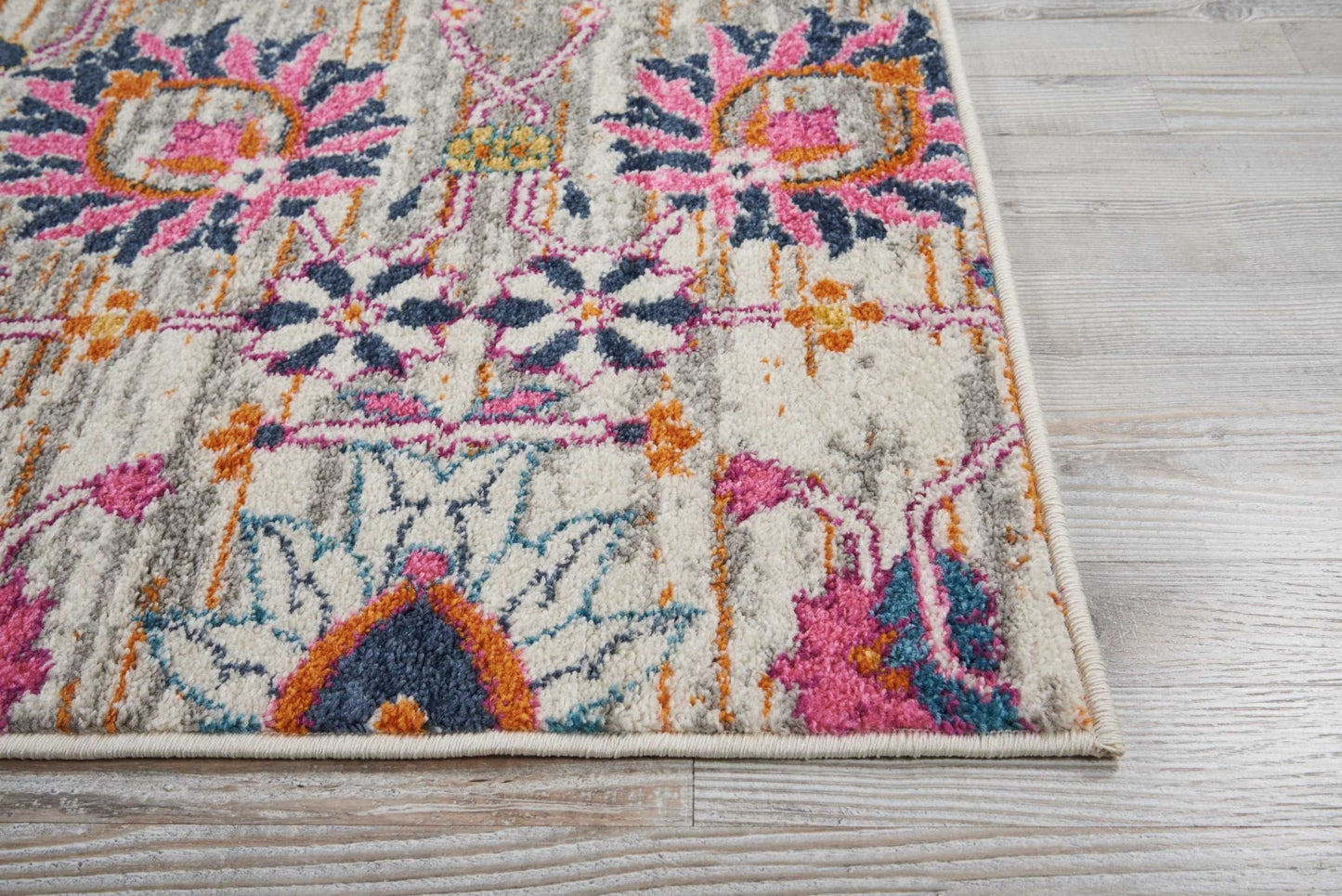 4' X 6' Silver Floral Power Loom Area Rug