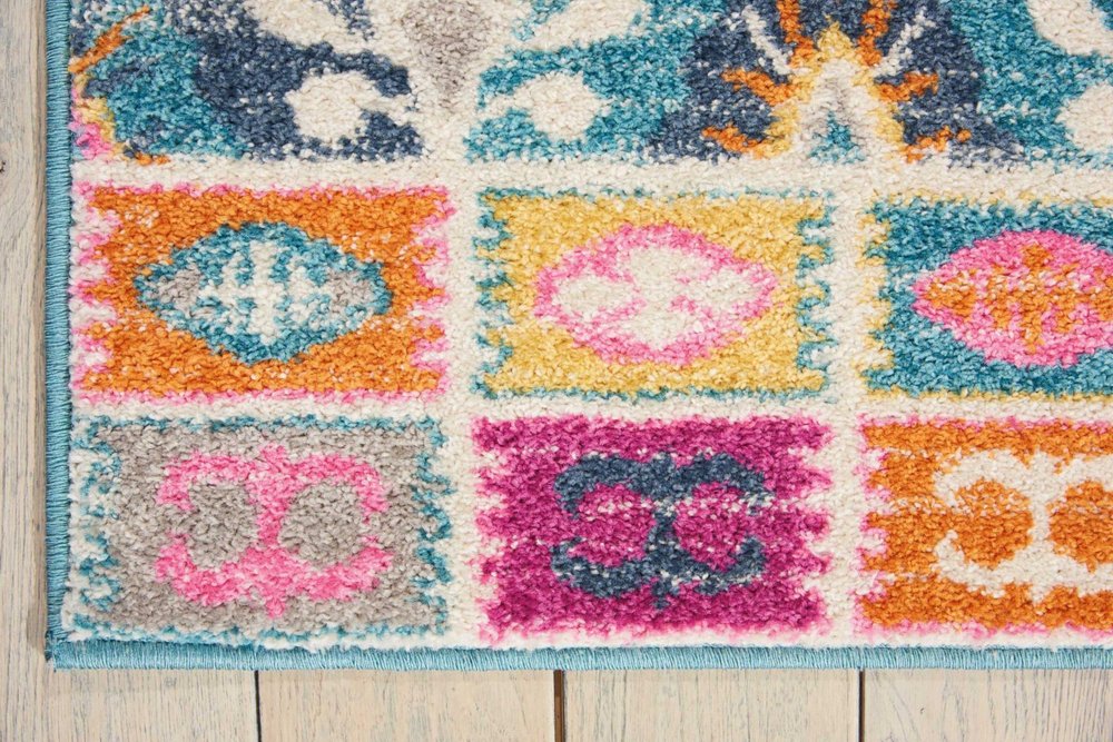 5' X 7' Gray Blue And Orange Ogee Distressed Area Rug