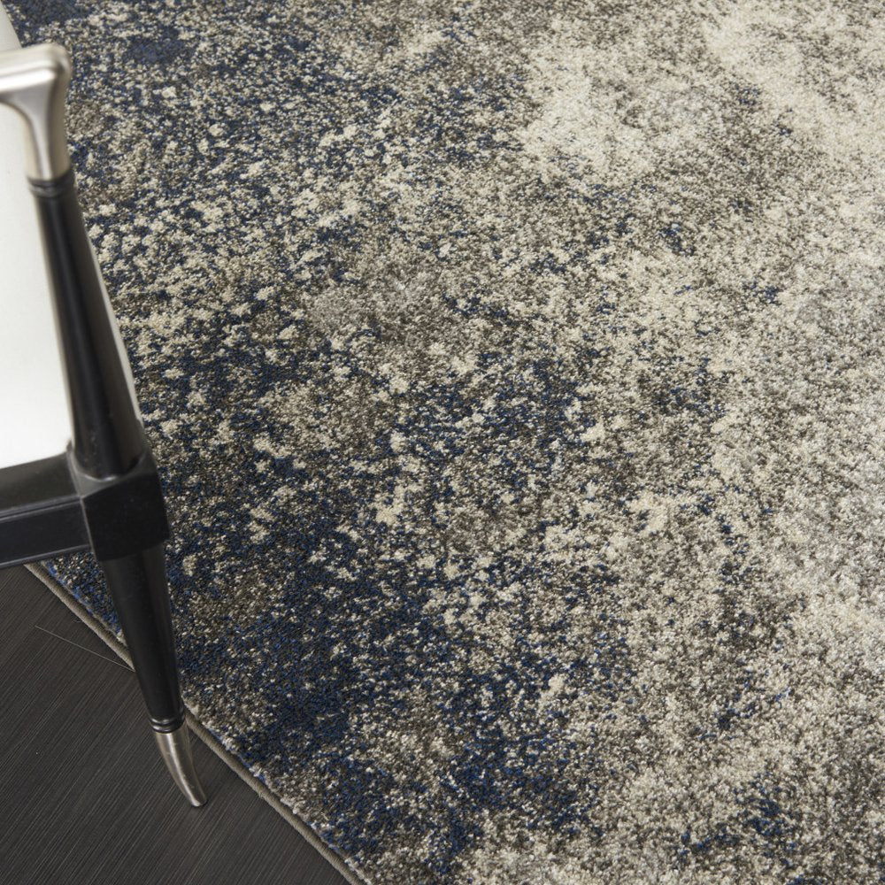 4' X 6' Gray And Ivory Abstract Area Rug