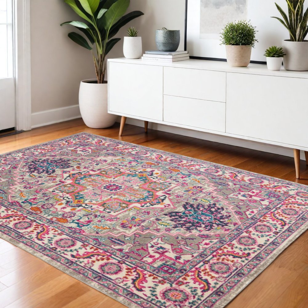 4' X 6' Light Gray And Pink Medallion Area Rug