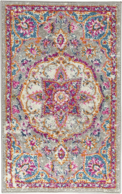 5' X 7' Gray And Ivory Medallion Area Rug