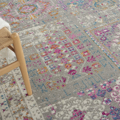 5' X 7' Gray And Ivory Abstract Distressed Area Rug