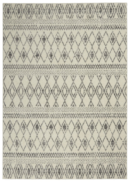 5' X 7' Gray And Ivory Geometric Area Rug
