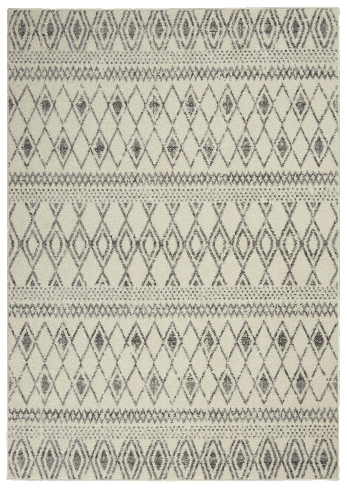 5' X 7' Gray And Ivory Geometric Area Rug