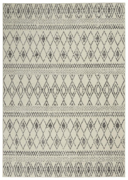 5' X 7' Gray And Ivory Geometric Area Rug