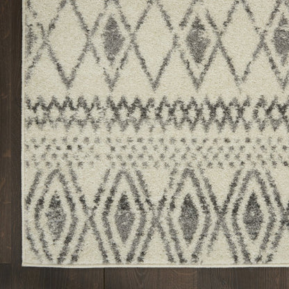 5' X 7' Gray And Ivory Geometric Area Rug