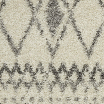 5' X 7' Gray And Ivory Geometric Area Rug