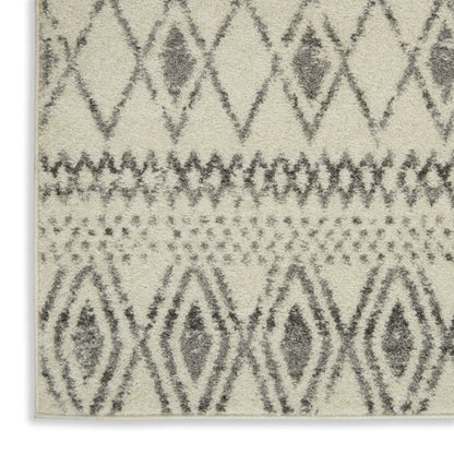 5' X 7' Gray And Ivory Geometric Area Rug