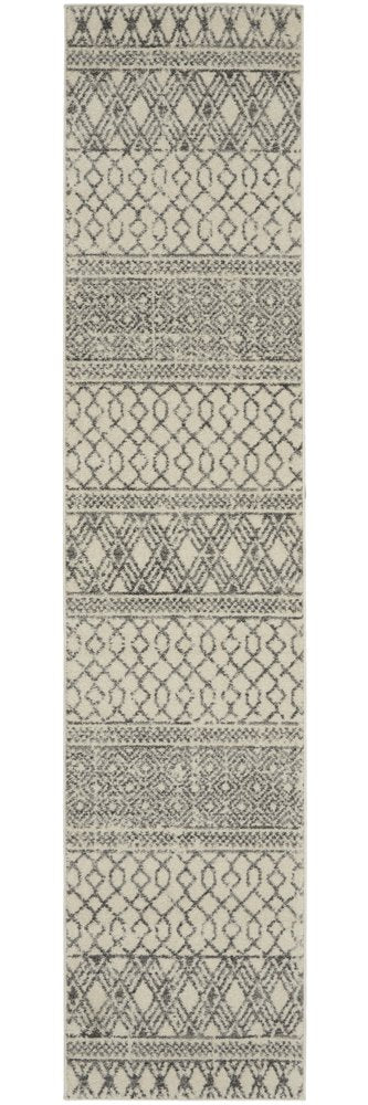 5' X 7' Gray And Ivory Geometric Area Rug