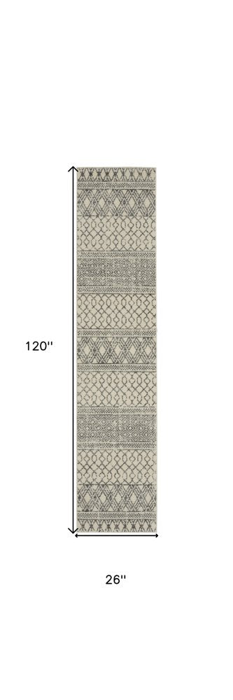 5' X 7' Gray And Ivory Geometric Area Rug