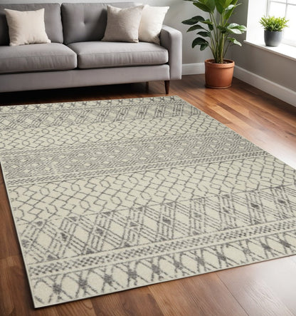 5' X 7' Gray And Ivory Geometric Area Rug