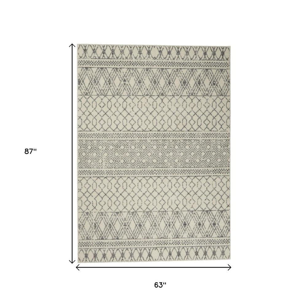 5' X 7' Gray And Ivory Geometric Area Rug