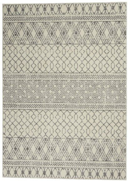 5' X 7' Gray And Ivory Geometric Area Rug
