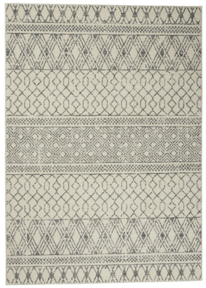 5' X 7' Gray And Ivory Geometric Area Rug