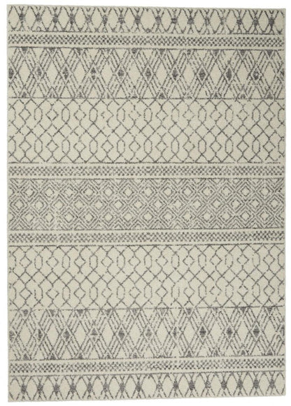 5' X 7' Gray And Ivory Geometric Area Rug