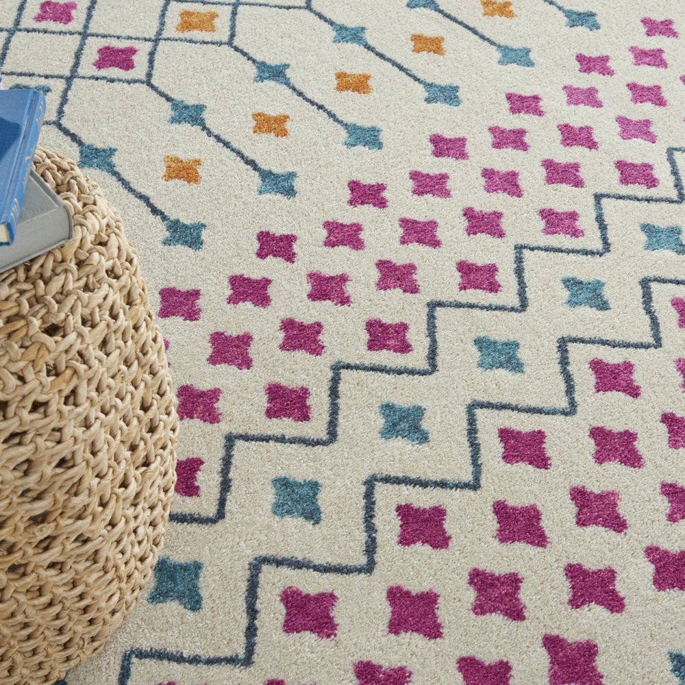 5' X 7' Ivory And Blue Geometric Area Rug