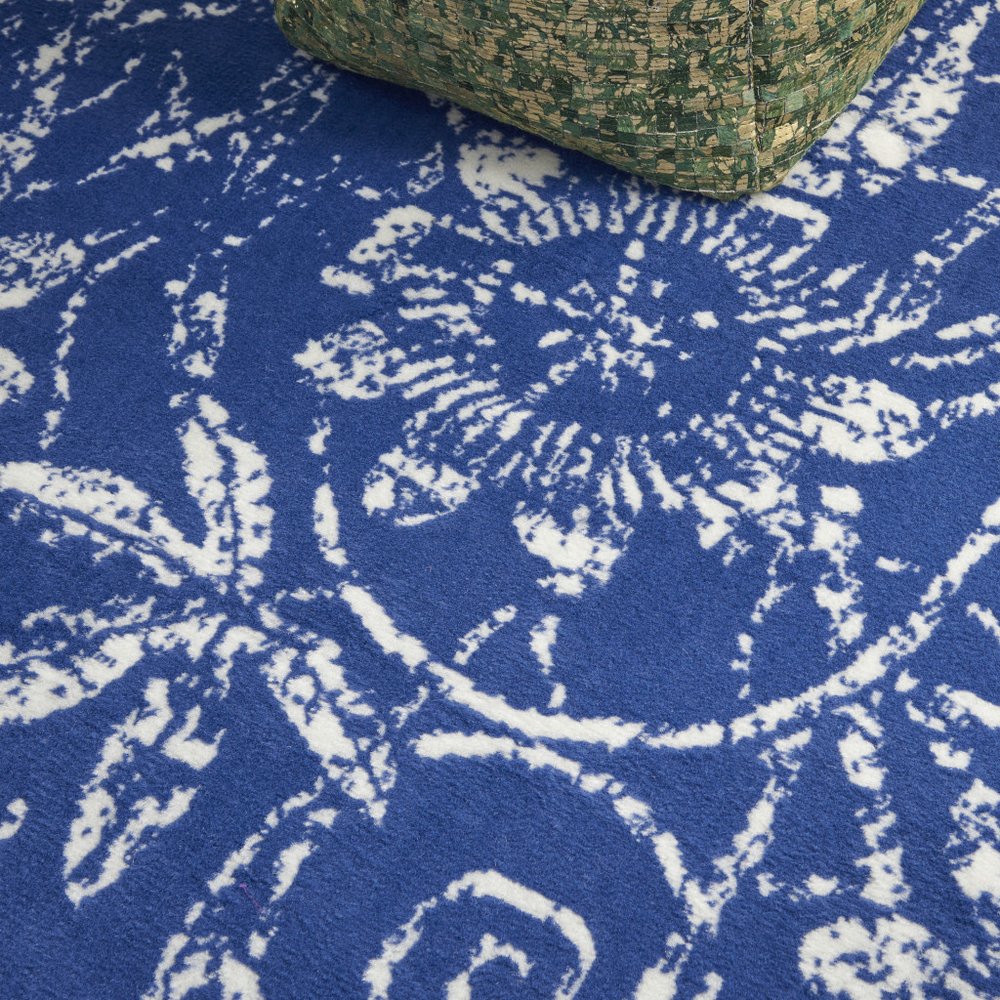 6' X 9' Ivory And Blue Floral Vines Distressed Area Rug