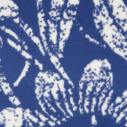 5' X 7' Ivory And Blue Floral Vines Distressed Area Rug