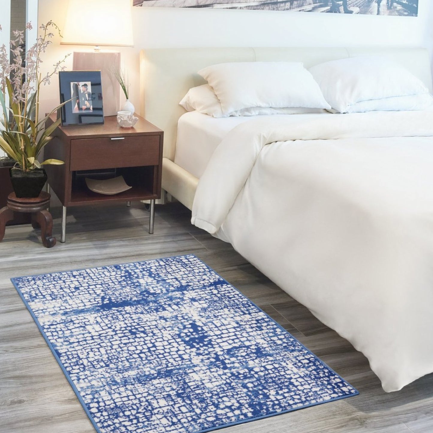 4' X 6' Blue And Ivory Abstract Dhurrie Area Rug