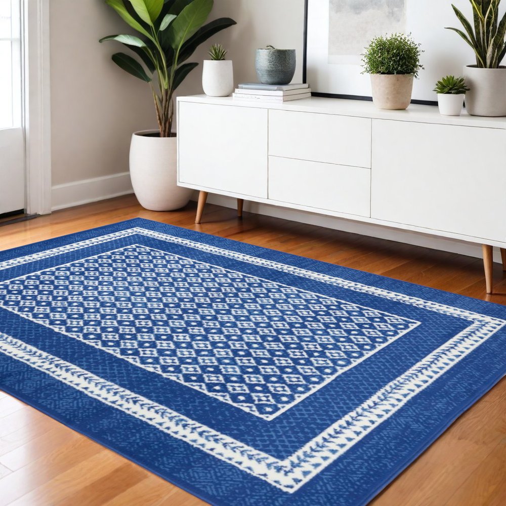 6' X 9' Blue And White Geometric Area Rug