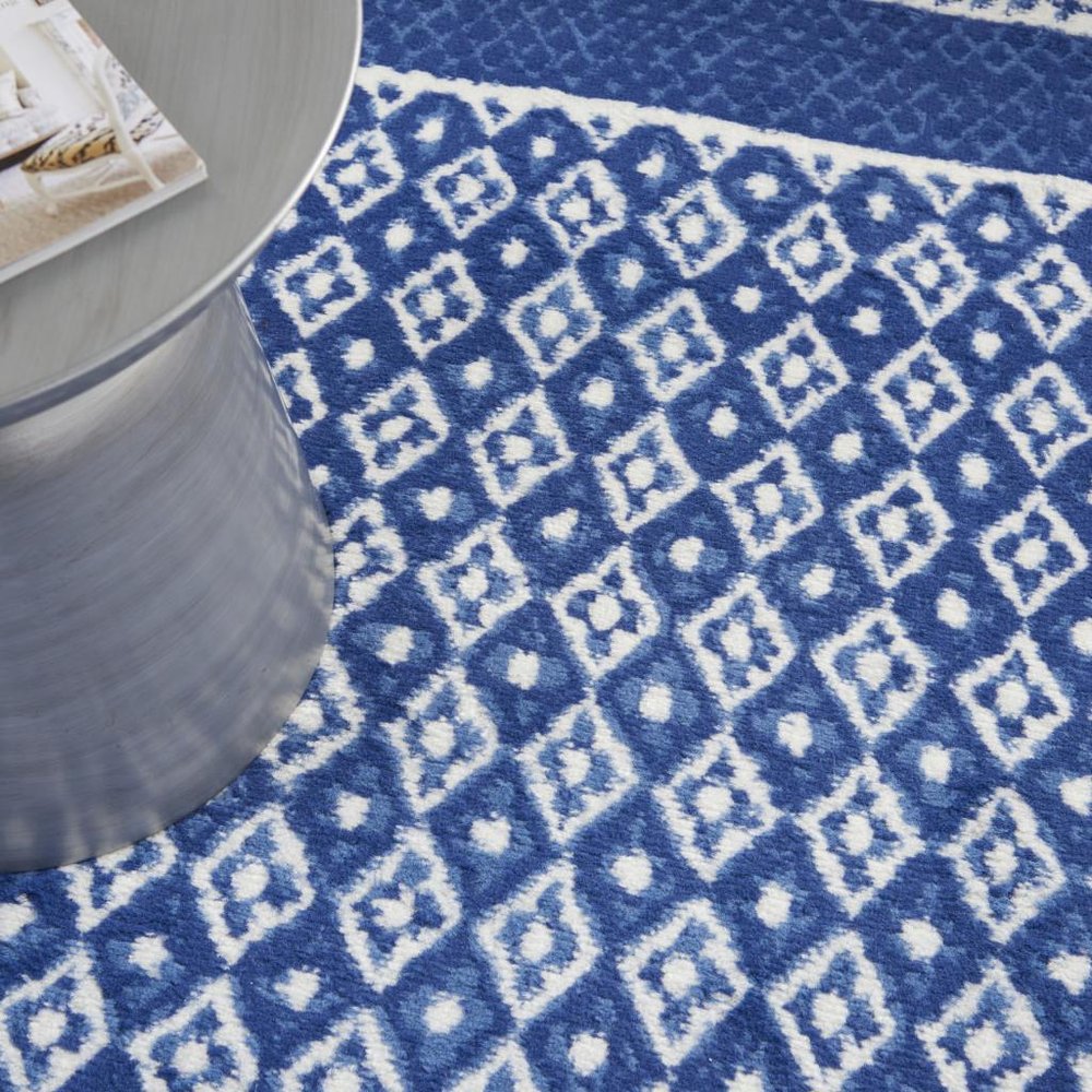 5' X 7' Blue And White Geometric Area Rug