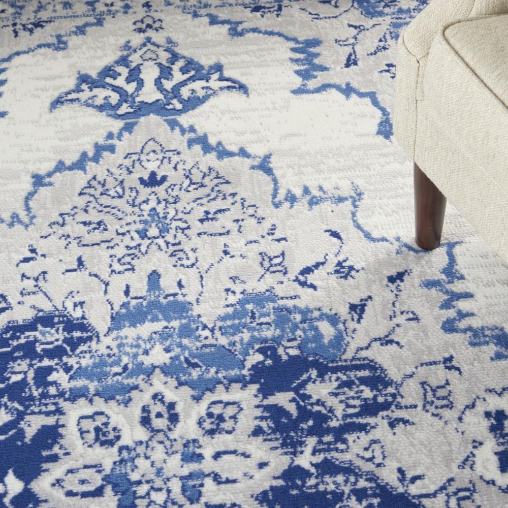 5' X 7' Ivory And Blue Medallion Area Rug
