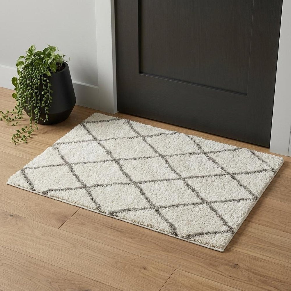 2' X 3' Ivory And Gray Geometric Lattice Scatter Rug