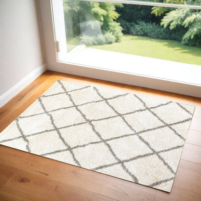 2' X 3' Ivory And Gray Geometric Lattice Scatter Rug