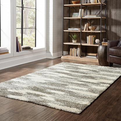 2' X 3' Gray And Ivory Geometric Pattern Scatter Rug