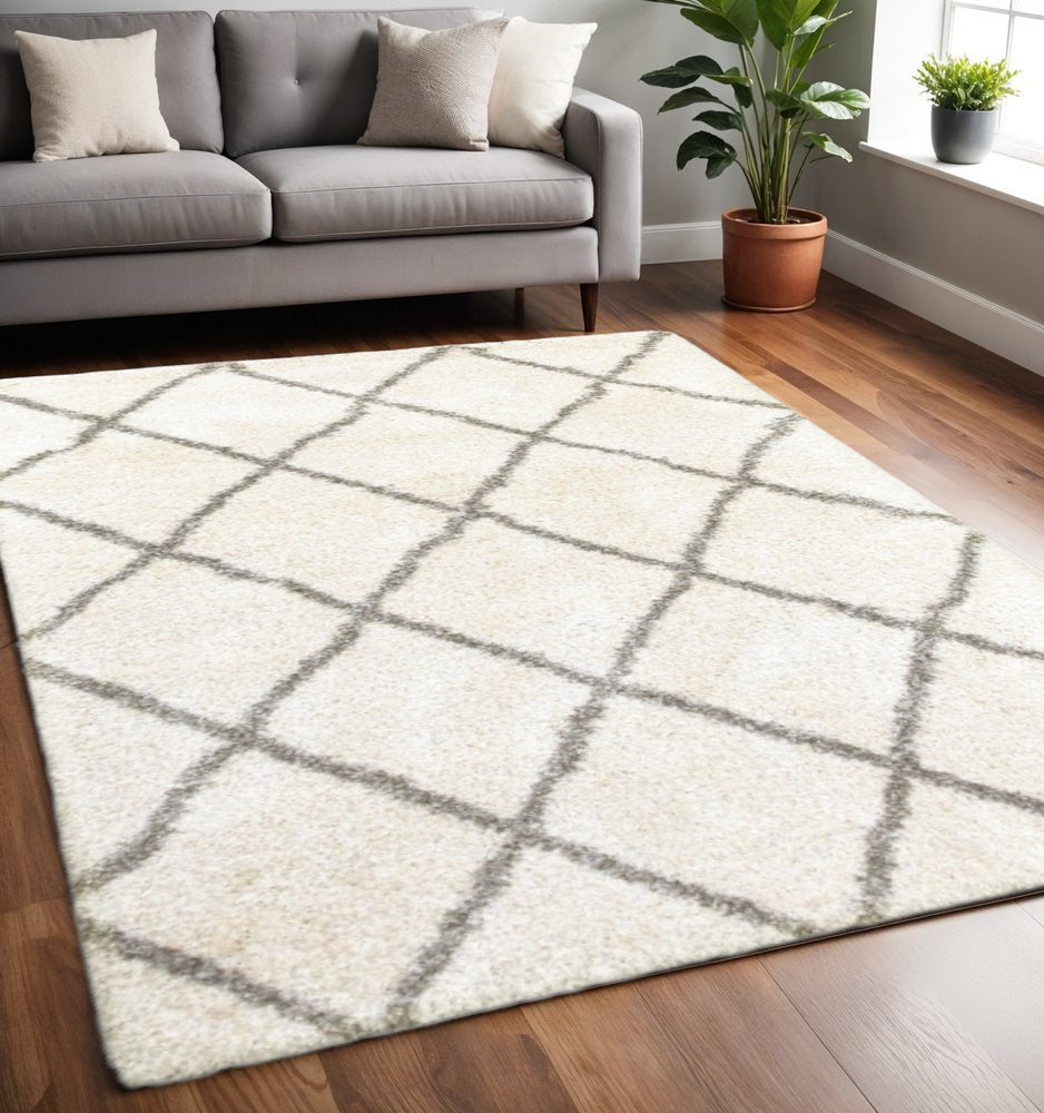 5' X 8' Ivory And Gray Geometric Lattice Area Rug