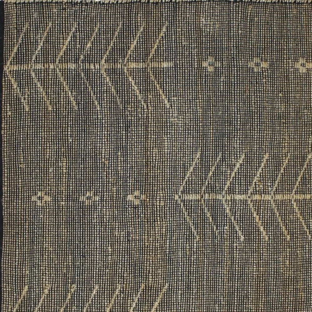 4' X 6' Beige Area Rug