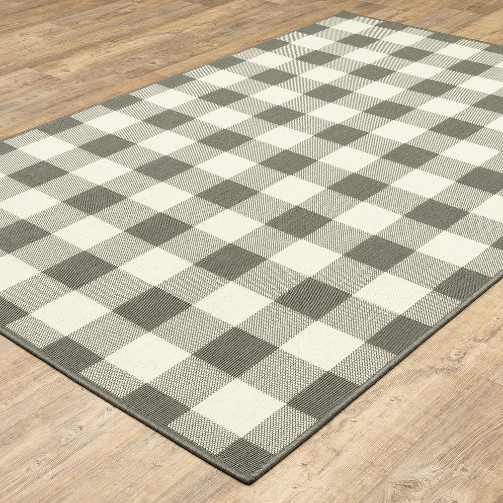 8' Round Gray and Ivory Round Gingham Stain Resistant Indoor Outdoor Area Rug