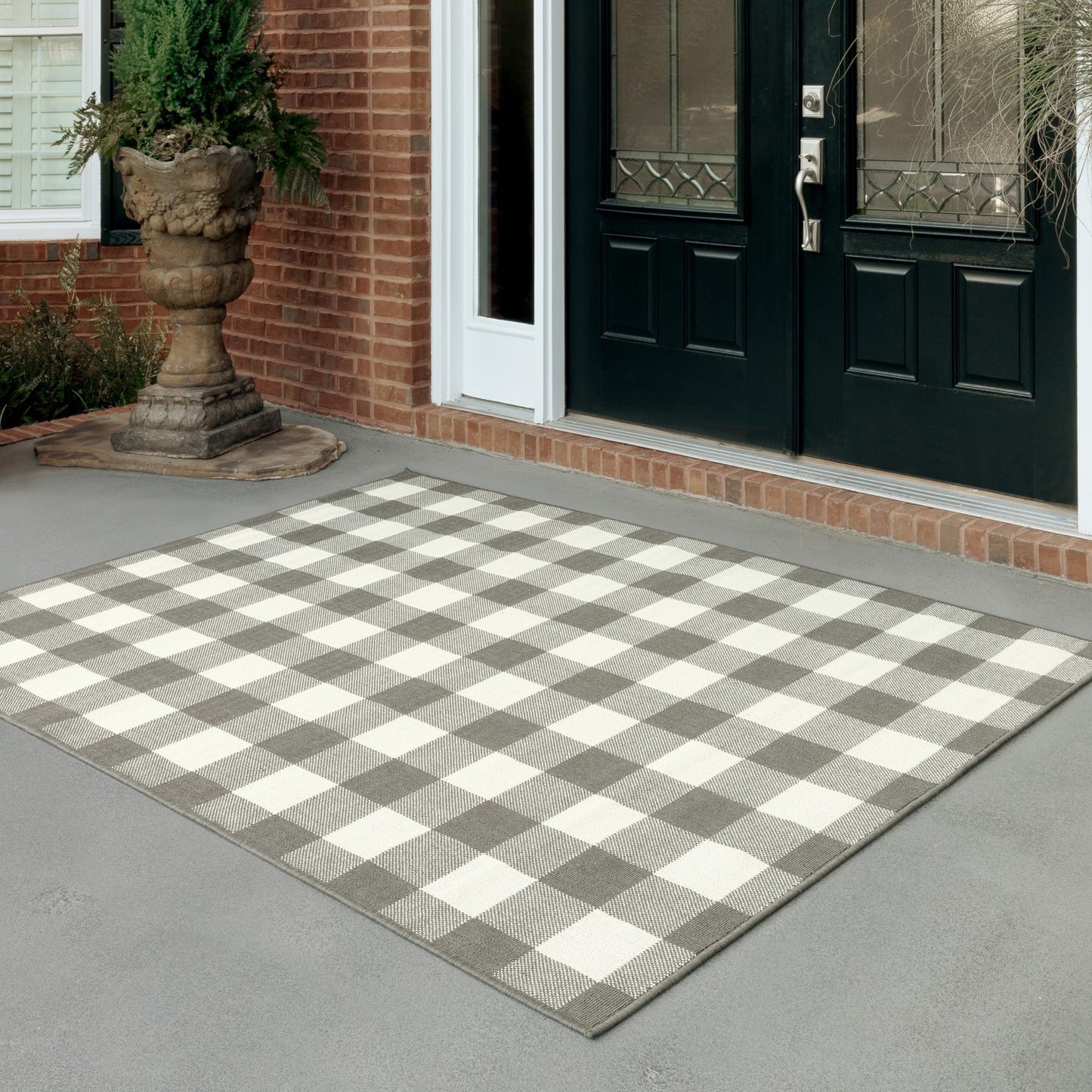 8' Round Gray and Ivory Round Gingham Stain Resistant Indoor Outdoor Area Rug