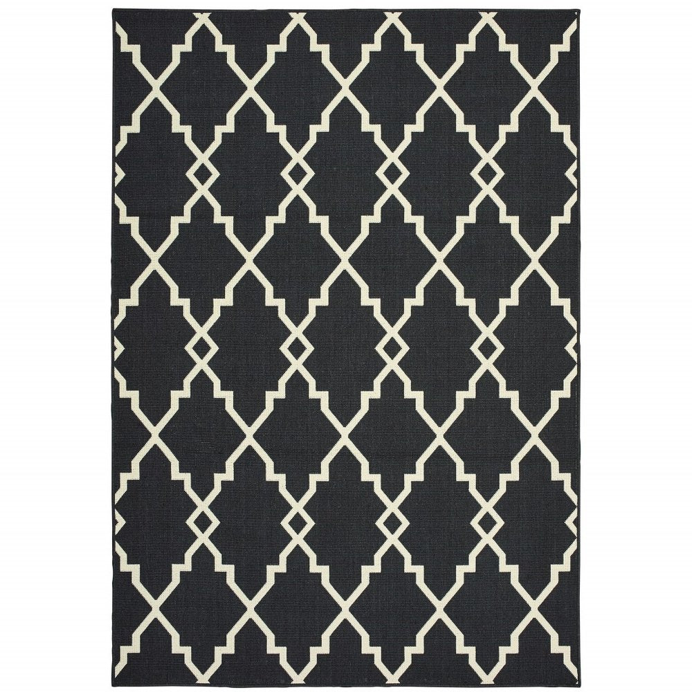 7' X 10' Black And Ivory Indoor Outdoor Area Rug