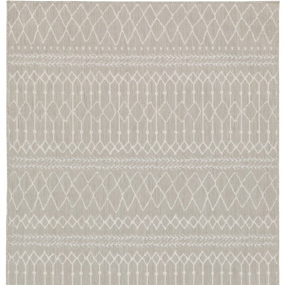 5' X 7' Gray And Ivory Indoor Outdoor Area Rug