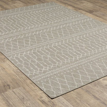 5' X 7' Gray And Ivory Indoor Outdoor Area Rug