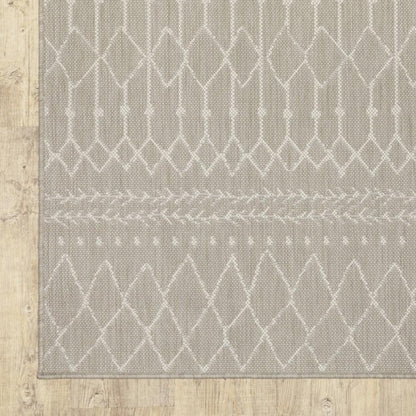 5' X 7' Gray And Ivory Indoor Outdoor Area Rug