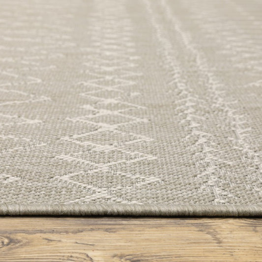5' X 7' Gray And Ivory Indoor Outdoor Area Rug