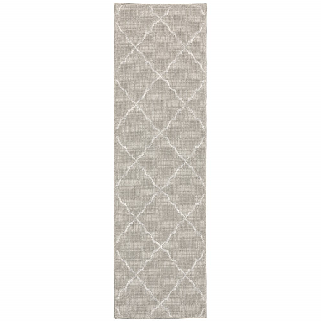 5' X 7' Gray and Ivory Indoor Outdoor Area Rug