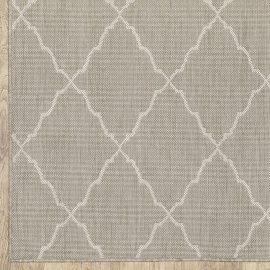 5' X 7' Gray and Ivory Indoor Outdoor Area Rug