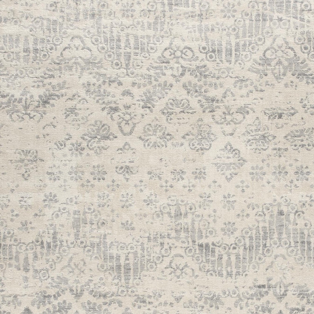 2' X 3' Ivory Distressed Ikat Pattern Scatter Rug