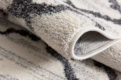 4' X 6' Gray And Black Modern Abstract Area Rug