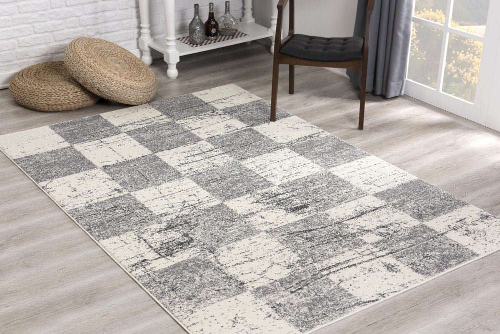 5' X 8' White And Gray Checkered Area Rug