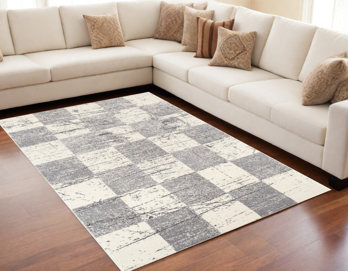 4' X 6' White And Gray Checkered Area Rug